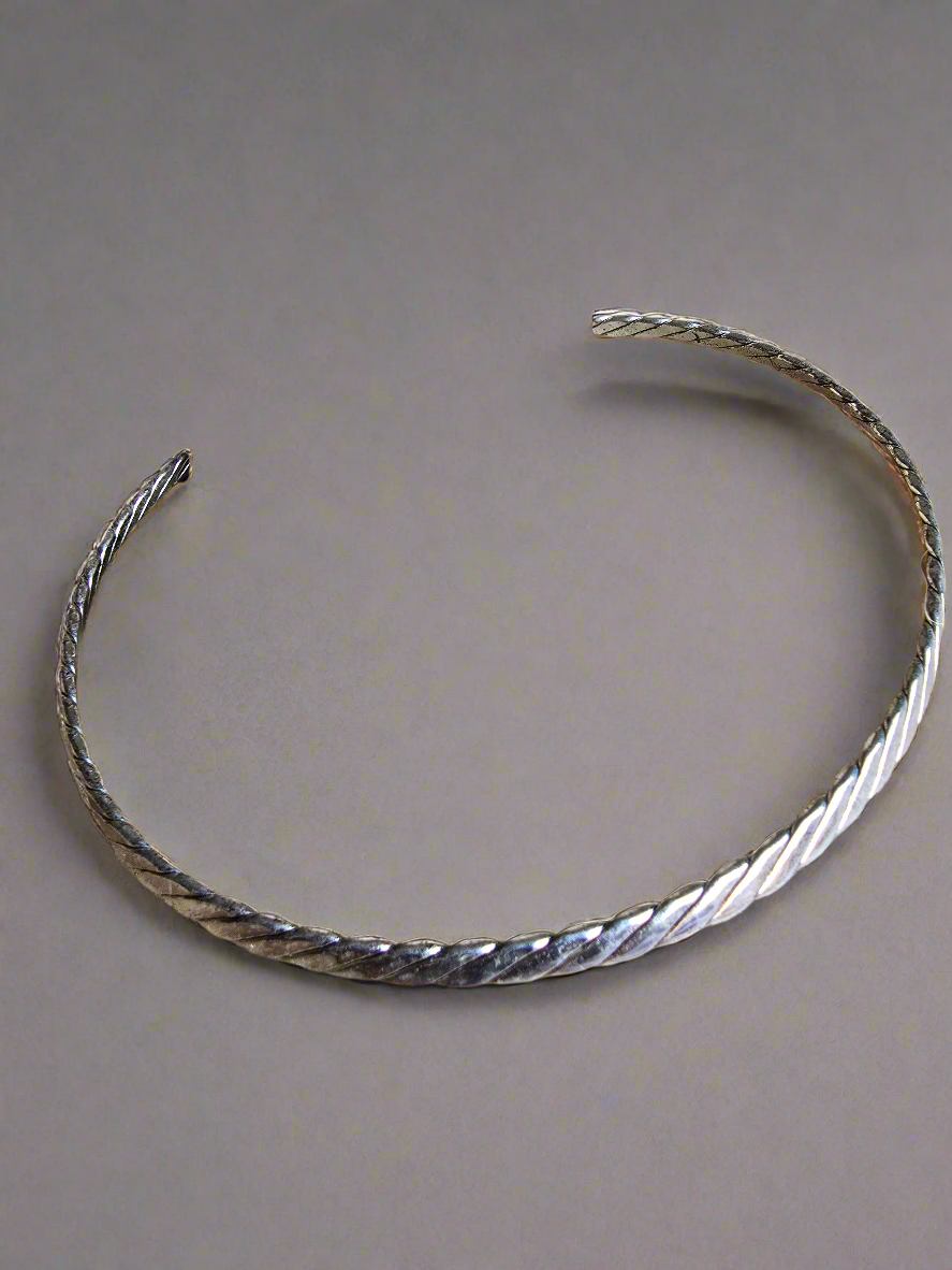 The Canyon Twist Choker