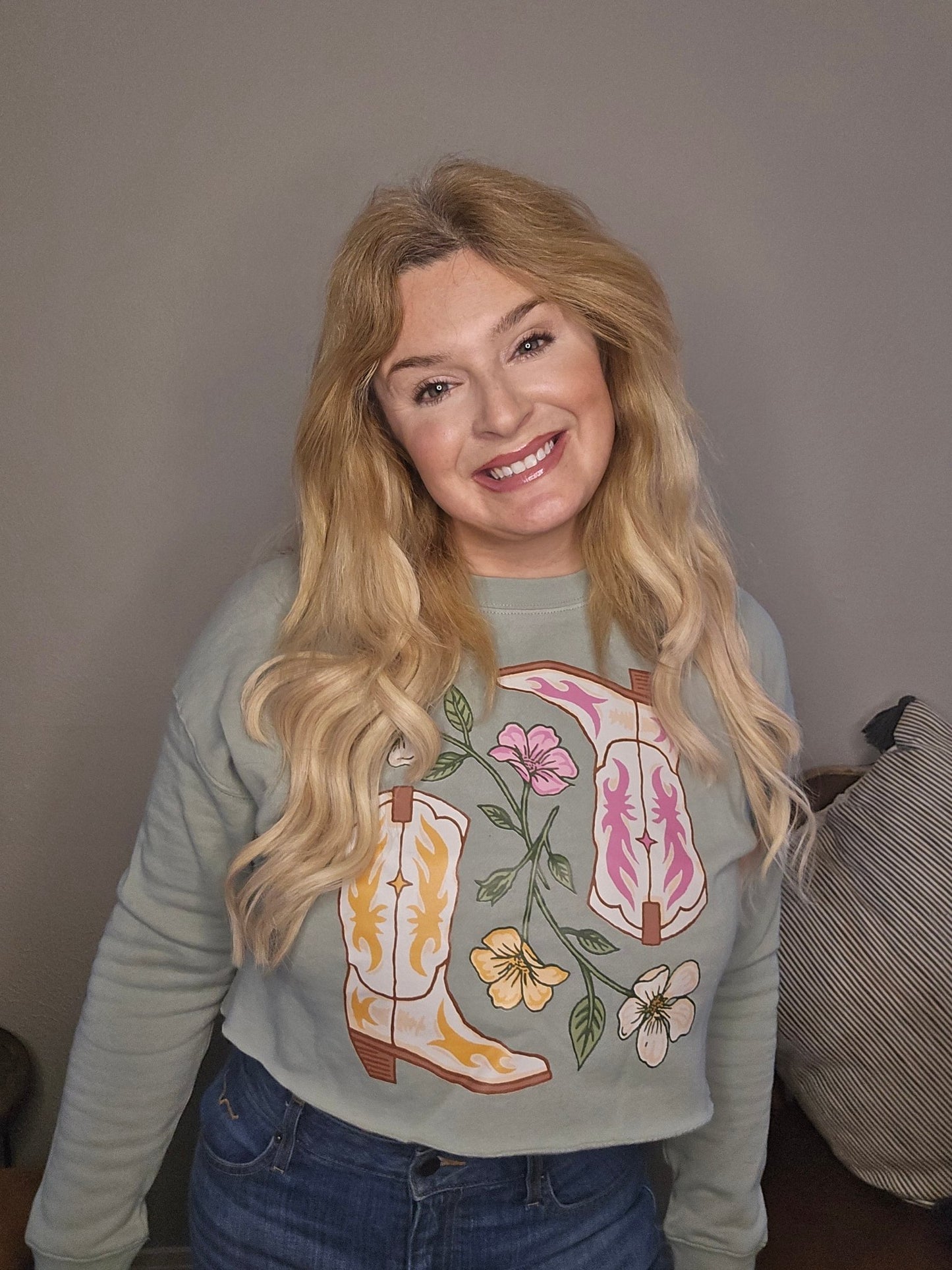 boot crop sweater
western graphic sweater
cowgirl crop knit
crop sweater women
western sweater crop
country western fashion
women’s western graphic top