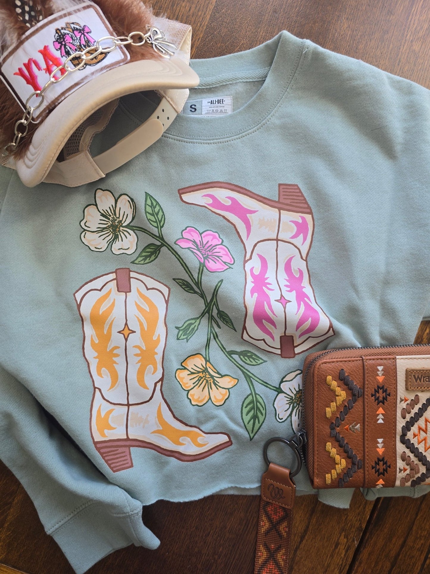 boot crop sweater
western graphic sweater
cowgirl crop knit
crop sweater women
western sweater crop
country western fashion
women’s western graphic top