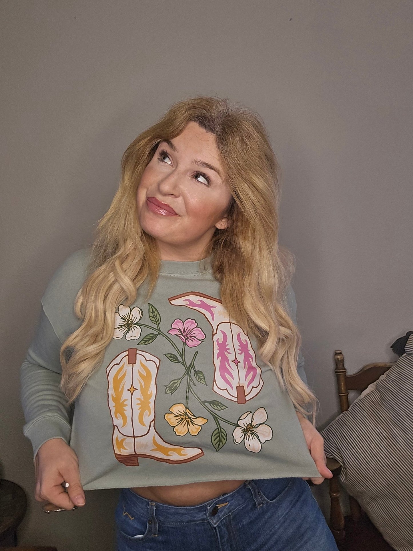 boot crop sweater
western graphic sweater
cowgirl crop knit
crop sweater women
western sweater crop
country western fashion
women’s western graphic top