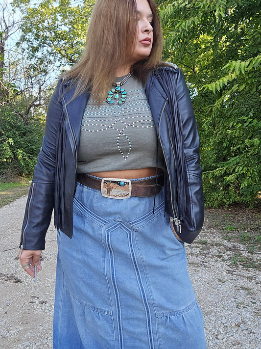 Western outfit ideas, fringe jacket women’s, boot stitch tee, denim maxi skirt, rodeo outfit, country concert outfit