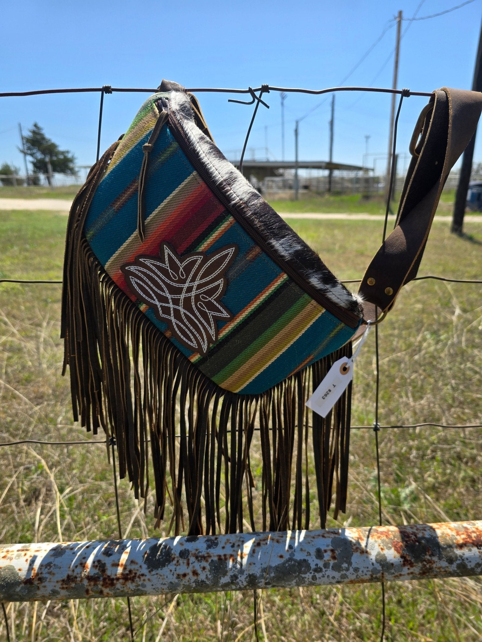 Fringe Cowhide Side bag - Pistols 'n Petticoats - #westernboutique# - #westernfashion#