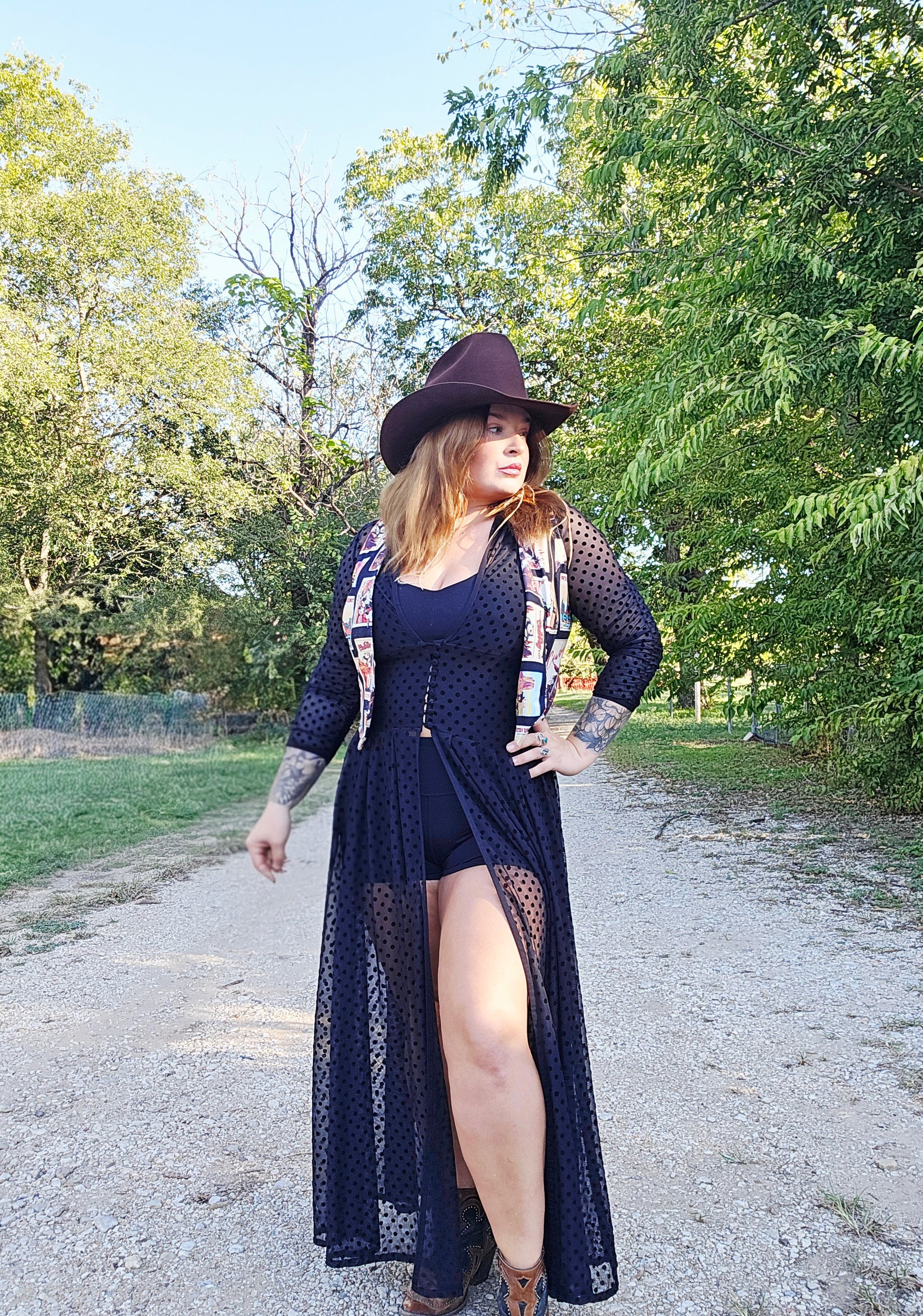 vintage felt hat, Gary’s Hat Co hat, whiskey brown cowboy hat, women’s western felt hat, luxury cowgirl hat, vintage western fashion, Texas boutique style, rodeo outfit ideas, western accessories, Pistols N Petticoats