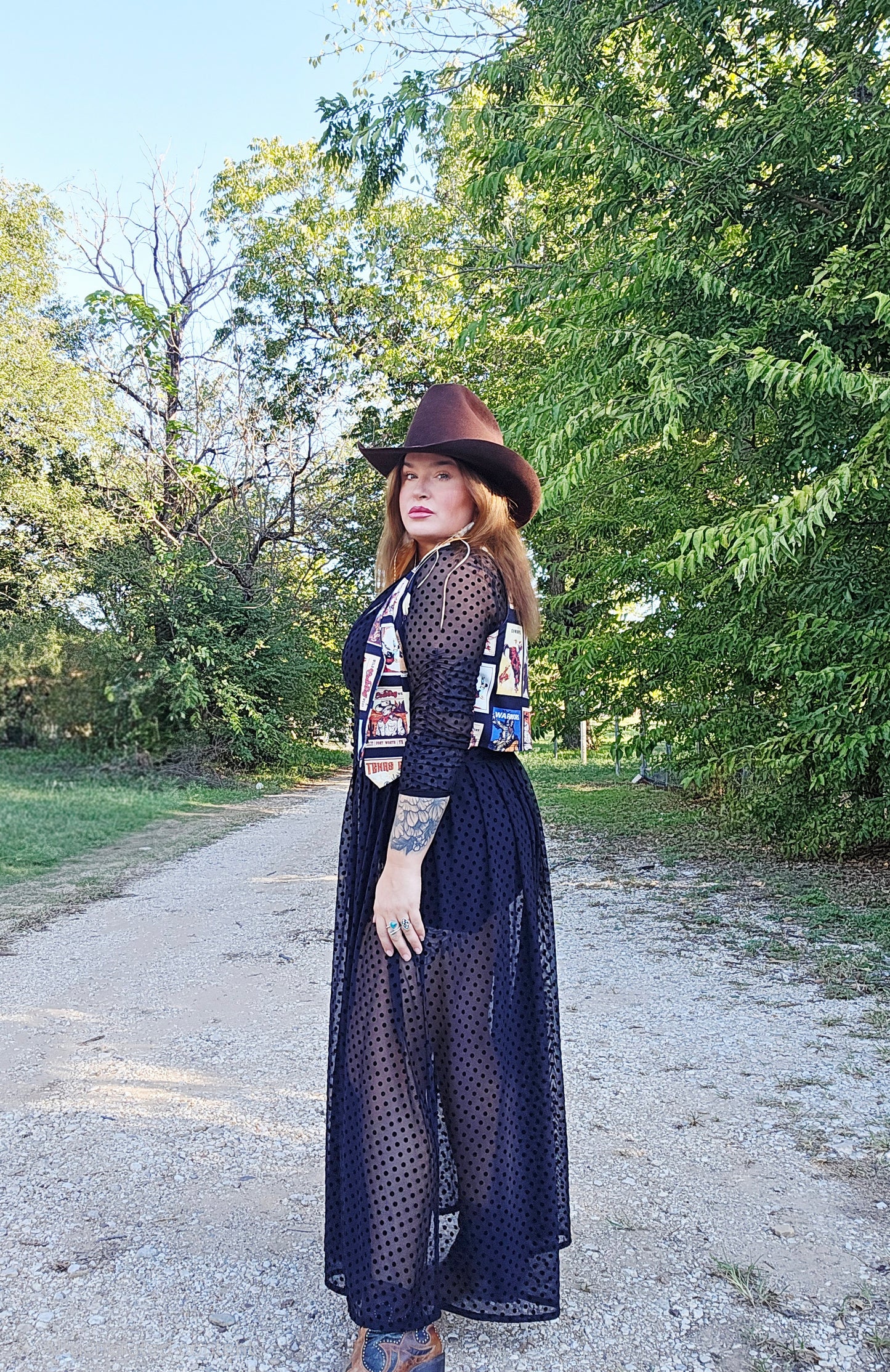 vintage felt hat, Gary’s Hat Co hat, whiskey brown cowboy hat, women’s western felt hat, luxury cowgirl hat, vintage western fashion, Texas boutique style, rodeo outfit ideas, western accessories, Pistols N Petticoats